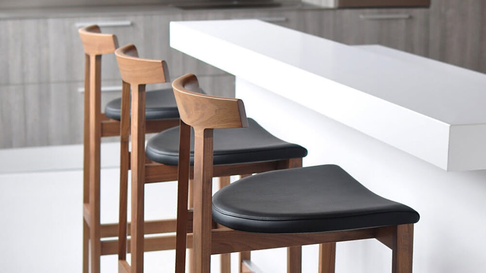 TORII Tabouret avec coque en bois – Image 4