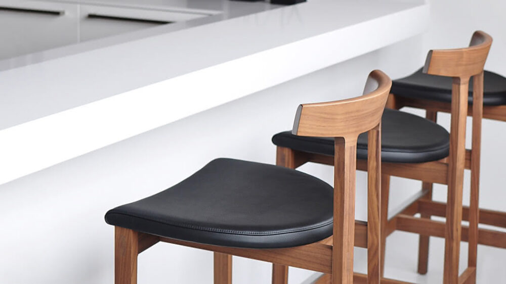 TORII Tabouret avec coque en bois – Image 5