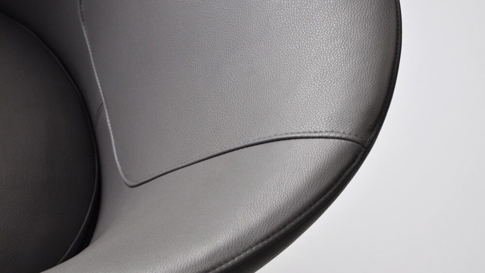 U Turn Armchair – Image 4