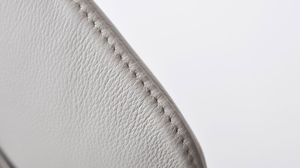 U Turn Armchair – Image 5